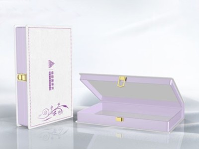 禮品包裝盒在進行覆膜工藝時，有色差嗎？