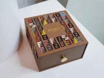 中秋送什么禮？精品盒廠(chǎng)家挑選幾款月餅禮盒，送禮倍有面子！